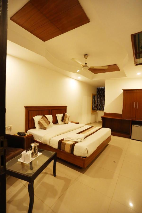 Hotel Maya 'New Delhi' Exteriér fotografie